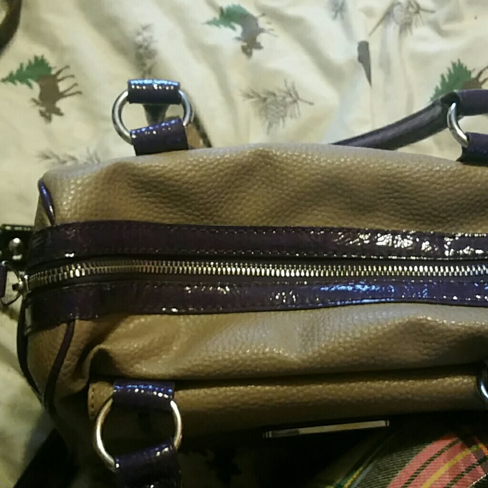 Handbag - Picture 2 of 4